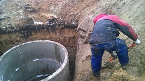 Монтаж  канализации из бетонных колец  18