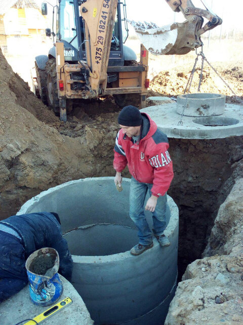 Монтаж канализации из бетонных колец 14