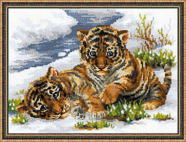 Набор для вышивания крестом «Тигрята в снегу».