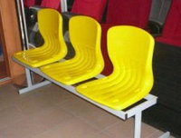 Скамейка металлическая с пластиковый сиденьем - 3 сидения, фото 1