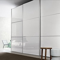 Шкаф-купе трехдверный Modena Hide, фасады стекло лакобель на заказ в Минске Ширина 2400 мм, Лакобель Шкаф-купе трехдверный Modena Hide, фасады стекло лакобель на заказ в Минске