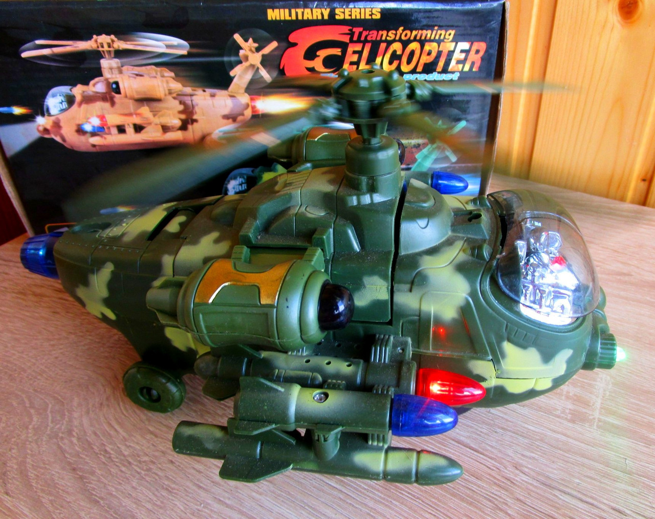 Военный музыкальный вертолет-геликоптер (муз.свет.ездит.) 5445