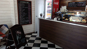 Меловой штендер, меловые доски и ценники для цветочного магазина и кофейни "La fleur" в Солигорске