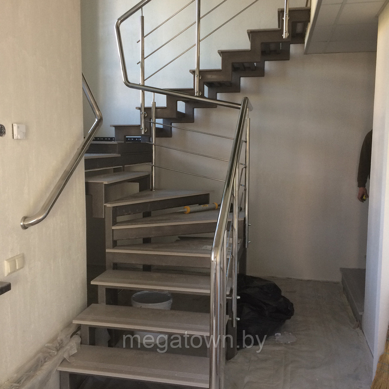 Лестница на второй этаж - фото 1 - id-p44106299