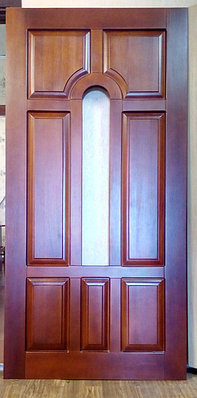 Двери входные деревянные.