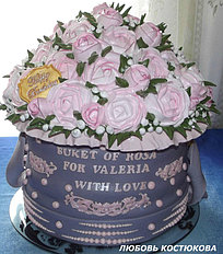 Применение различных молдов для украшения торта из сахарной мастики 1