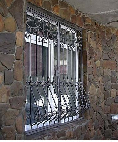 Решетки кованые на окна во французском стиле модель 146