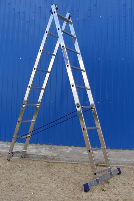 Лестницы двухсекционные универсальные алюминиевые, высотой от 1,67 до 9,27 м. (ALUMET)