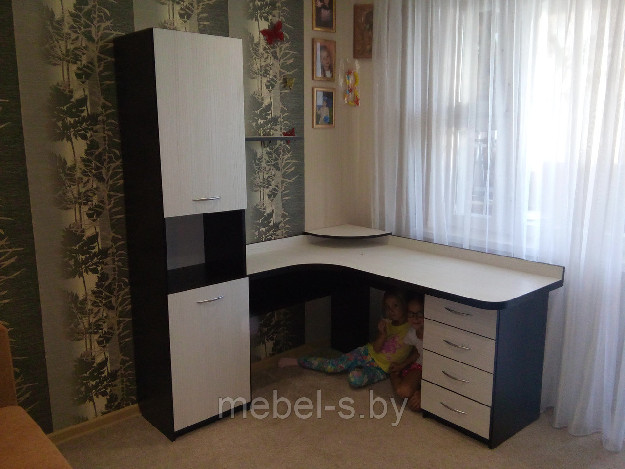 Стол угловой с пеналом