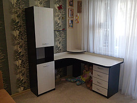 Стол угловой с пеналом