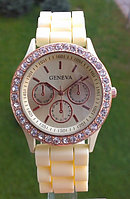 Женские наручные часы GENEVA (копия) Со стразами. Молочные, фото 1
