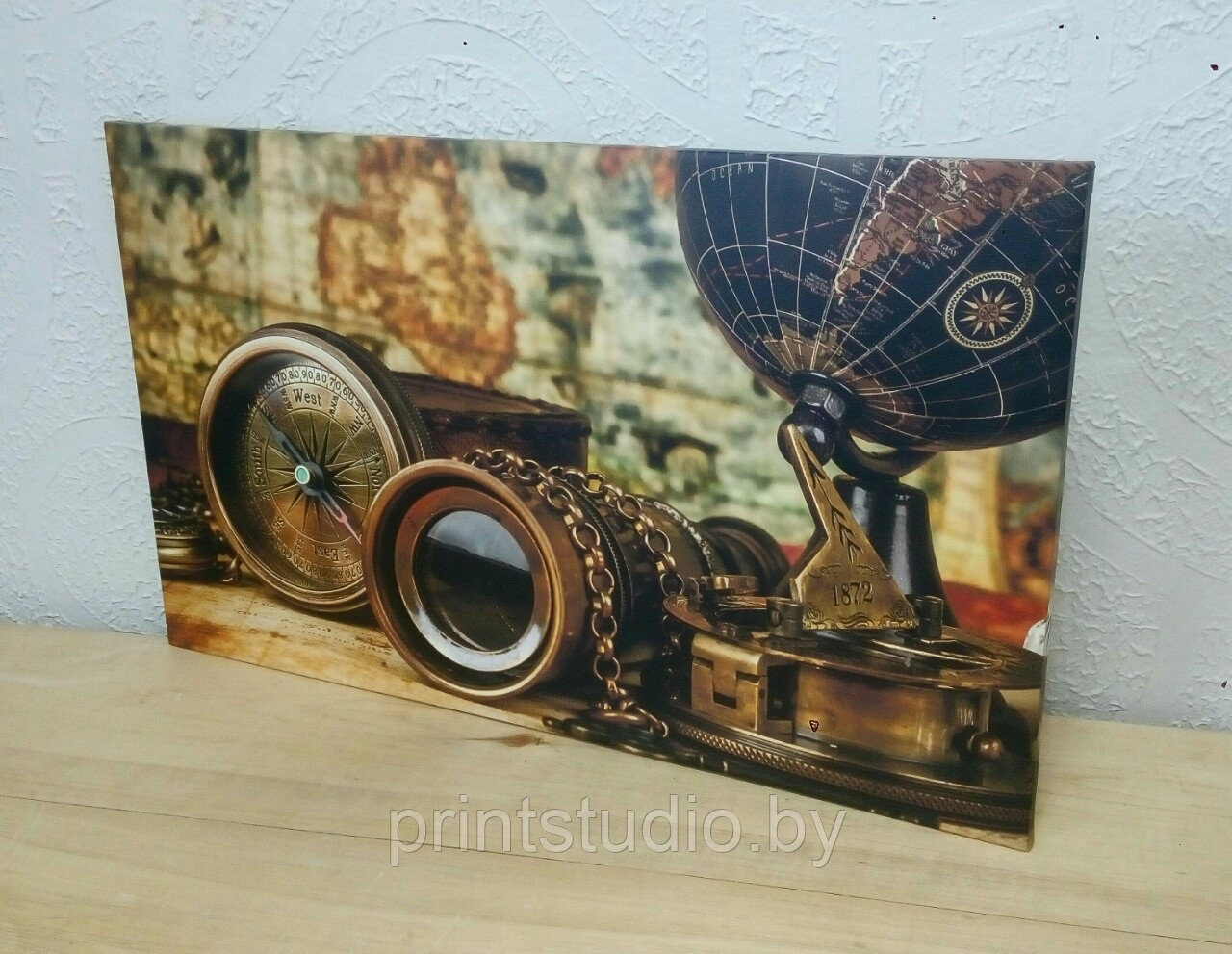 Холст на подрамнике "Old vintage compass", 50х70 см, 100% хлопок