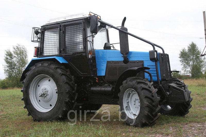 Трактор лесохозяйственный Беларус Л1221