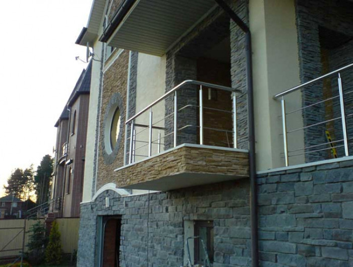 Ограждения балконов из нержавеющей полированной стали