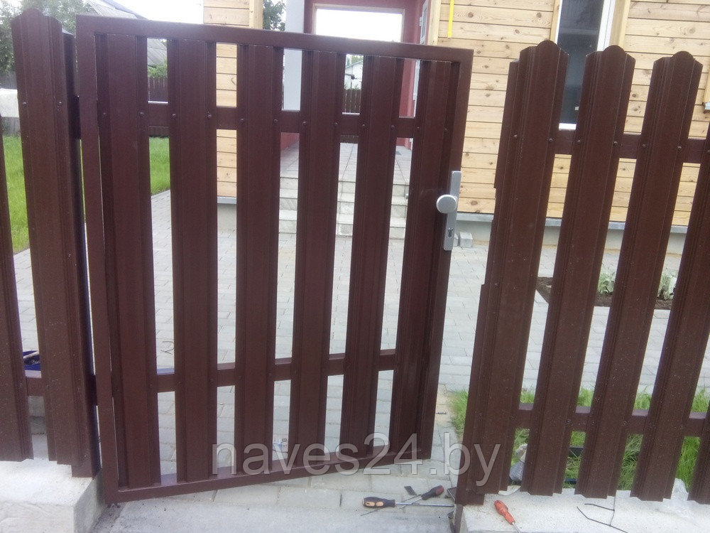 Забор из металлического штакетника - фото 3 - id-p50538259