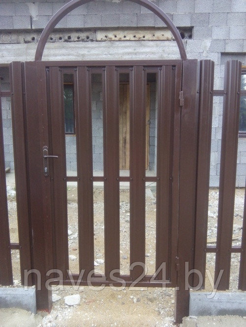 Забор из металлического штакетника - фото 4 - id-p50538259