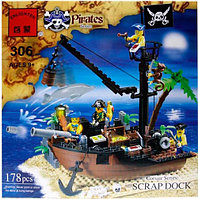 Конструктор Brick (Брик) 306 Пиратский корабль Абордаж 178 деталей, аналог Lego
