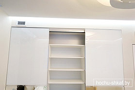 Современный шкаф для спальни с системой Modena Hide