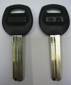 Заготовка для ключей KAIZER пластик кв. спец. 40 мм без упора 2 паза 