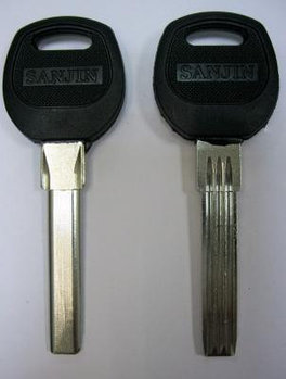 Заготовки для ключей D-158 пластик вертикальная полукруг 3 паза (37мм*7,8мм)