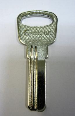 Заготовка для ключей E-018 вертикальная SANJIN 2 паза левые (27мм*9мм*2.3мм)