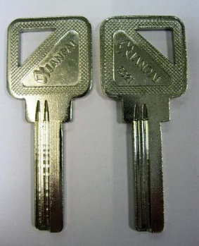 Заготовка для ключей YO-1D Xianpai-YOOY 2паза (7,5*28мм)