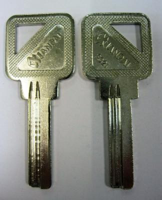 Заготовка для ключей YO-1D Xianpai-YOOY 2паза (7,5*28мм) - фото 1 - id-p51127454