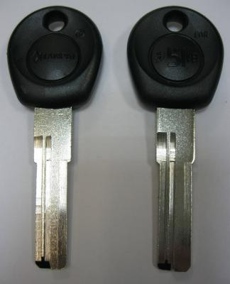 Заготовки для ключей MLP-2D пластик кв. спец. левые 2 паза 