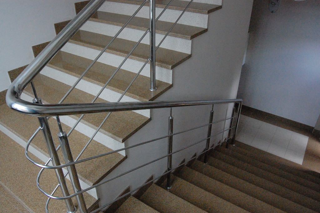 Ограждения лестниц из нержавейки - фото 1 - id-p51136260