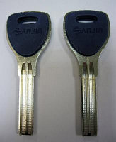 Ключ SANJIN пластиковая вставка 2 паза средние (31*7,9*2,5мм)
