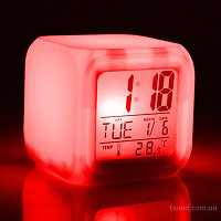 Часы будильник электронные настольные температура календарь 7 цветов свечения