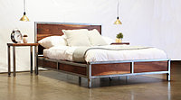Двуспальная кровать для интерьеров в стиле лофт