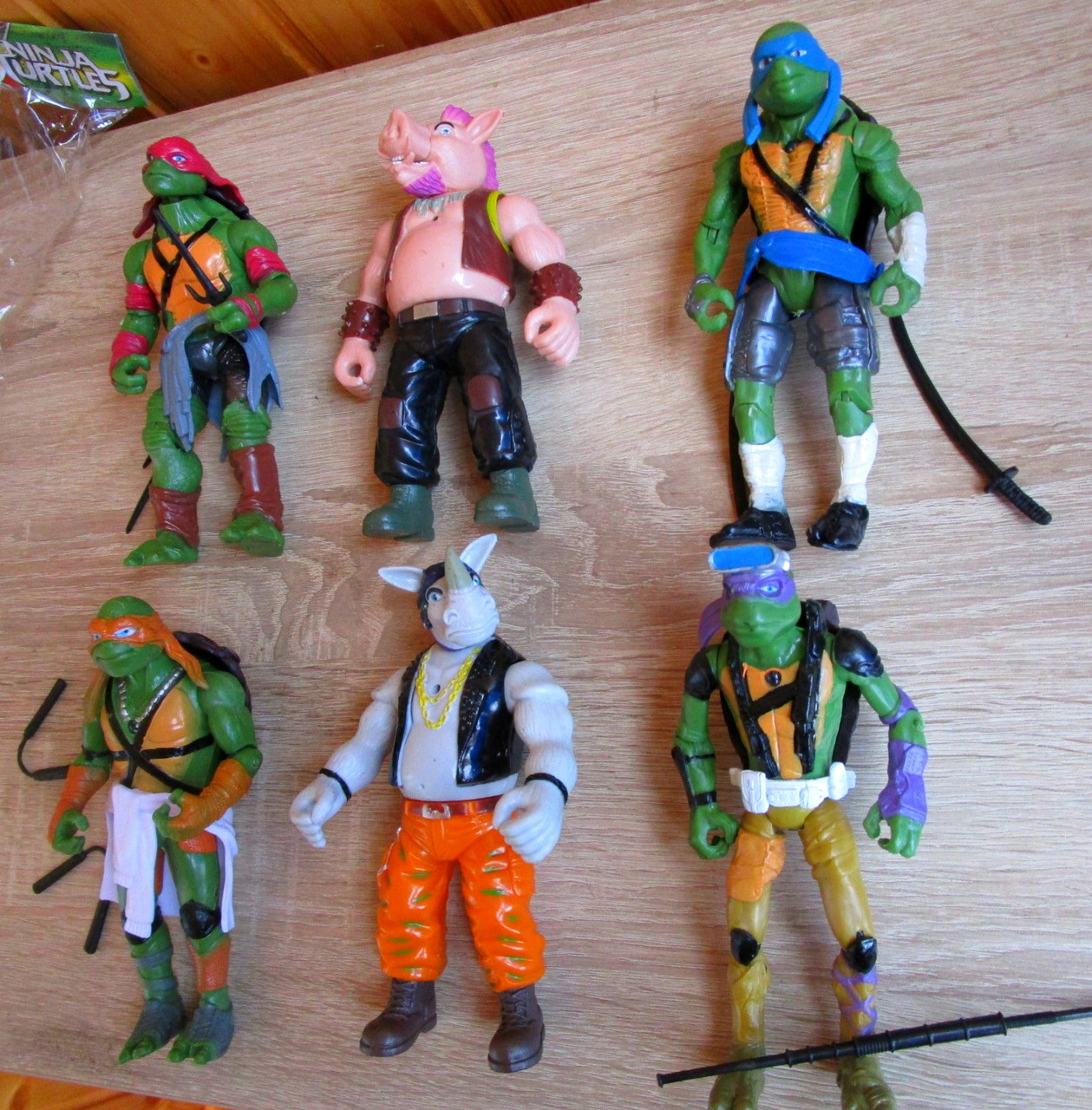 Фигурки ниндзя-черепашка ninja turtles шарнирные+свет 16 см с оружием цена за 1шт - фото 2 - id-p37307641