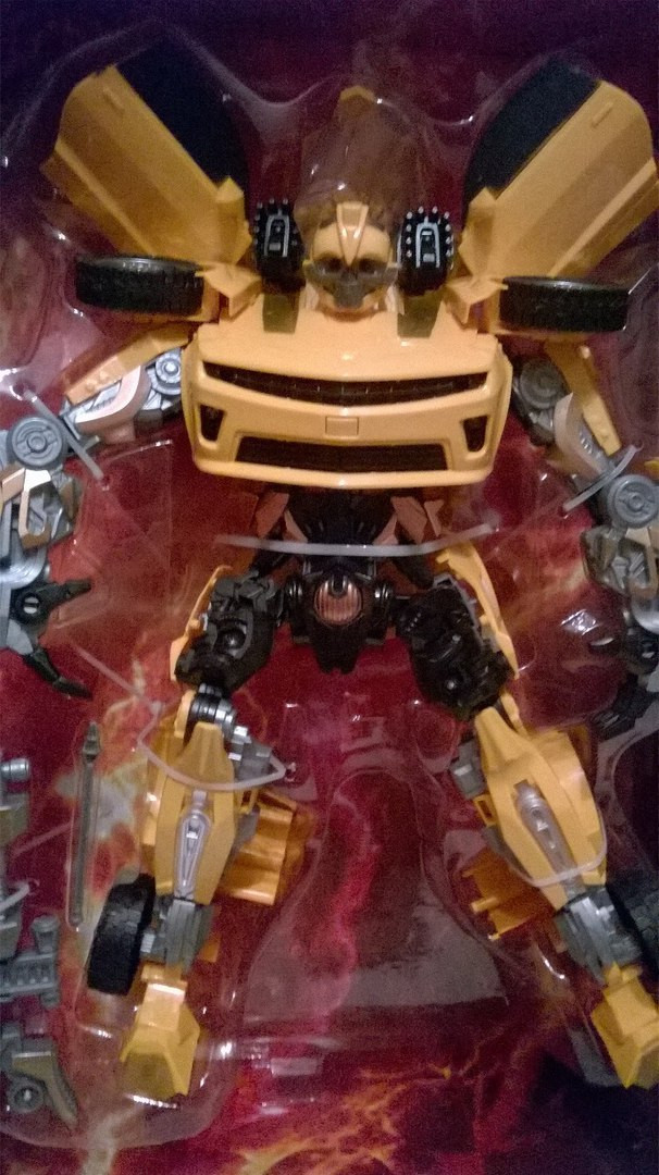 Робот трансформер Бамблби Bumblebee 44 см (свет, звук) - фото 4 - id-p54363935