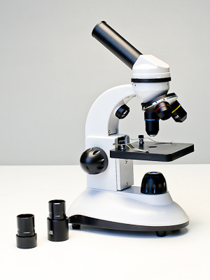 Микроскоп школьный (с подсветкой) - фото 1 - id-p54493964