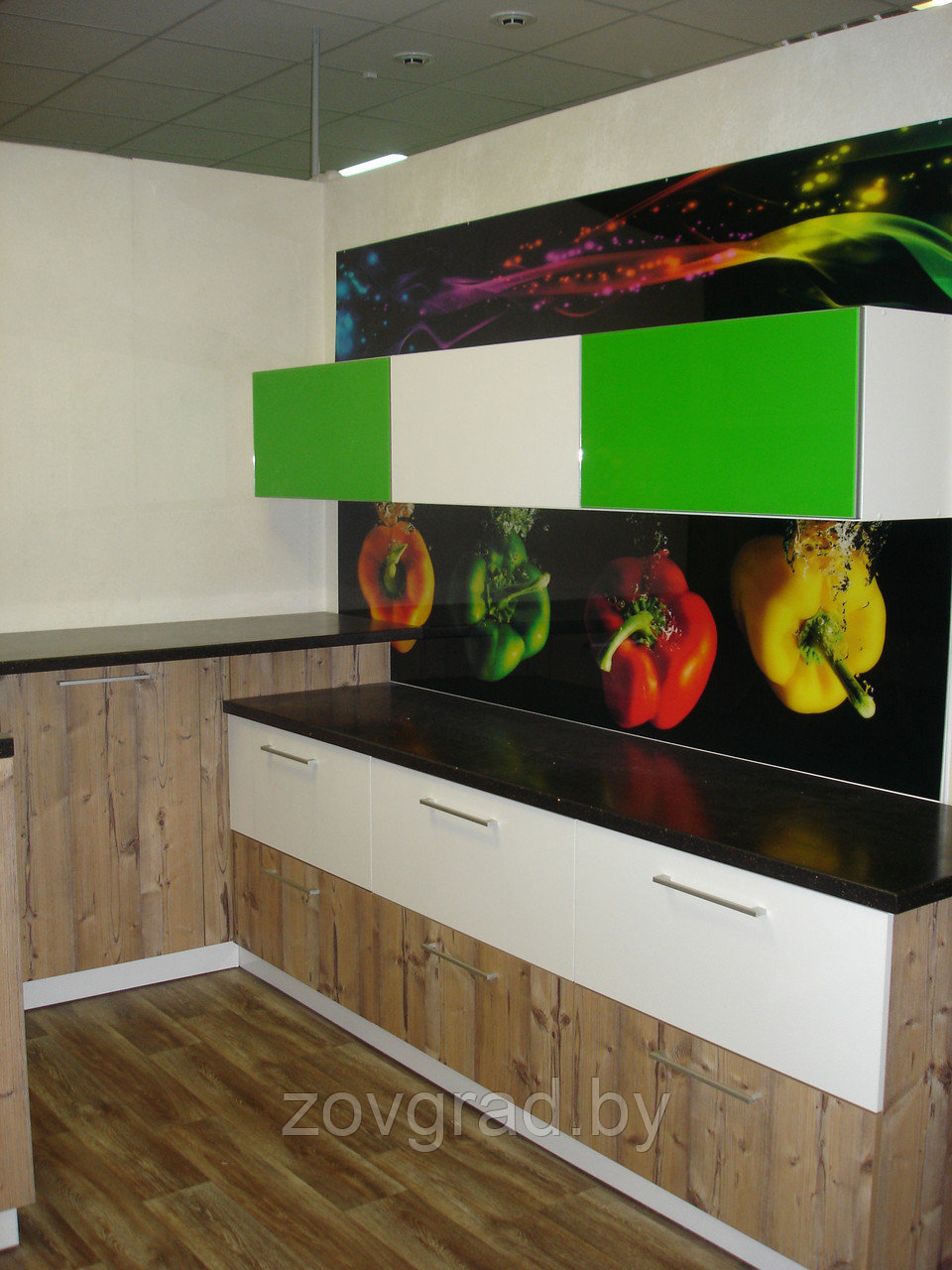Кухня с комбинированными фасадами из пластика флора ваниль и флора слива - фото 5 - id-p41283785