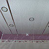 Реечный потолок "Албес" белый жемчуг с металлической полоской (S-дизайн)