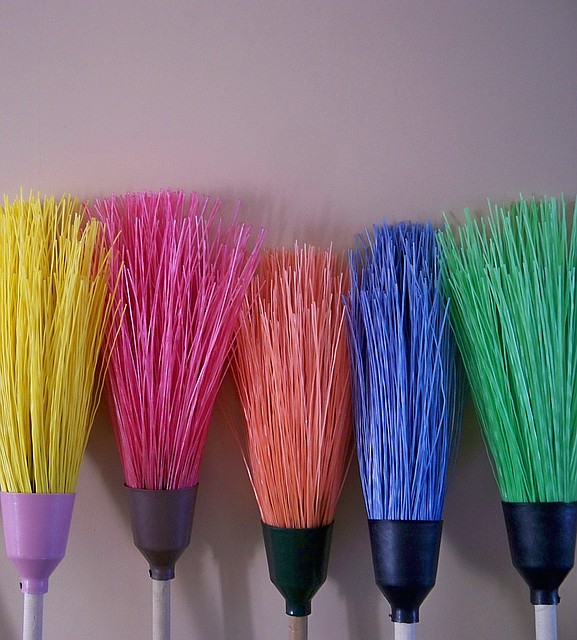 Метла с черенком круглая полипропиленовая