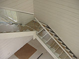 Внутридомовые лестницы на металлическом косоуре с деревянными ступенями, фото 3