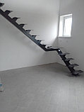 Внутридомовые лестницы на металлическом косоуре с деревянными ступенями, фото 4