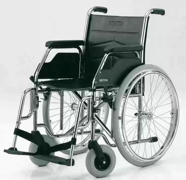 Инвалидная коляска - фото 1 - id-p2126343
