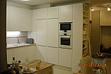 Кухня с белыми матовыми фасадами, фото 2