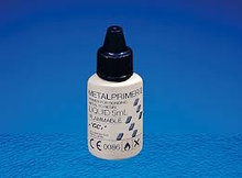 Metalprimer IIДЖИ СИ Метал Праймер II  Адгезив для соединения акриловых пластмасс и композитов с металлами.