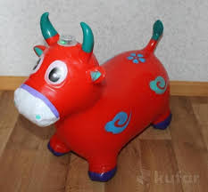 Надувная игрушка-попрыгунчик корова музыкальная