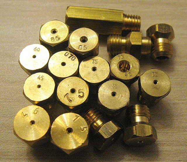 форсунка под балонный газ. жиклеры и форсунки для газовой плиты гефест 700. набор форсунок для плиты идель резьба м5х0,8 (сжиженный газ). жиклёры для газовой плиты "м5 х 0,75мм". жиклер d6 на балонный газ.