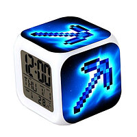 Часы настольные пиксельные "Алмазная кирка", с подсветкой, фото 1