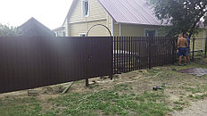 Забор из профнастила и штакетника комбинированный 2