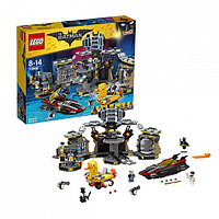 Конструктор Лего 70909 Нападение на Бэтпещеру The Lego Batman Movie