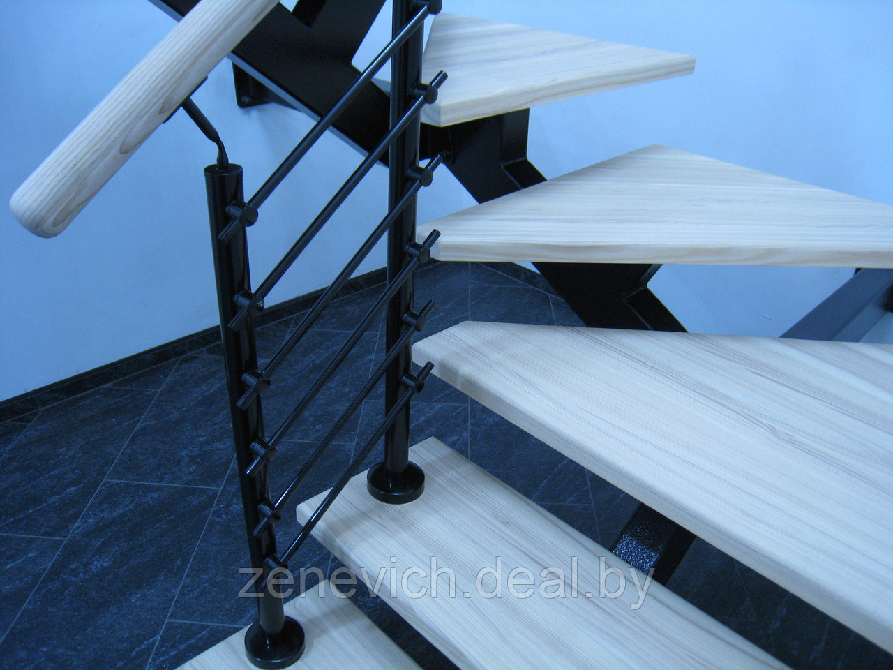 Ограждения внутридомовых лестниц на металлическом косоуре - фото 4 - id-p59747002