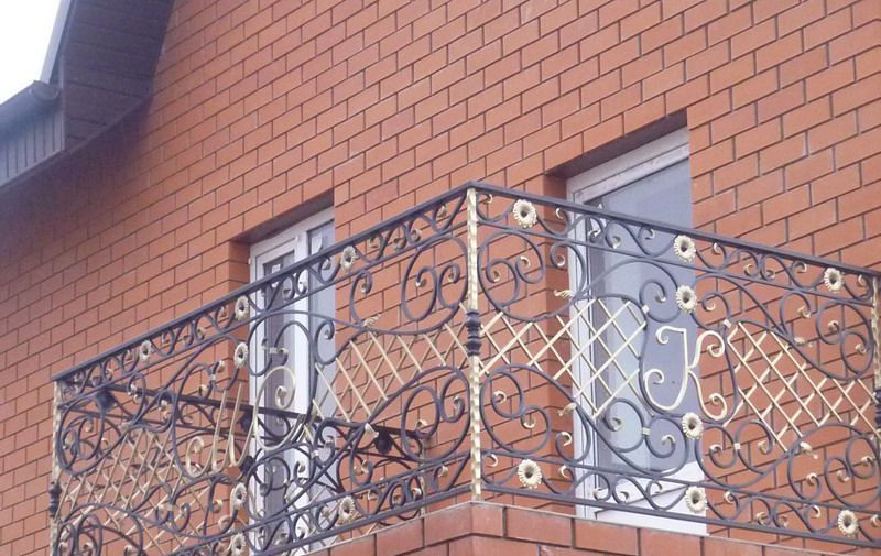 Перила для балкона с коваными завитками для дома. - фото 1 - id-p59989056